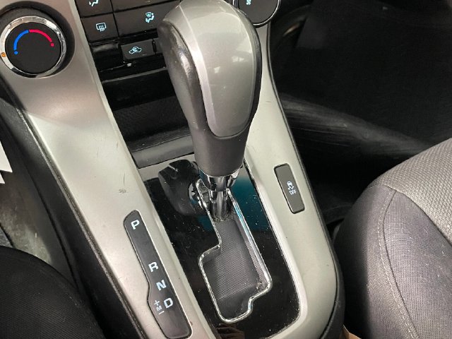 Used 2012 Chevrolet Cruze LT FWD image 10