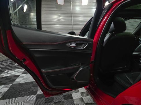 Used 2023 Alfa Romeo Giulia Estrema image 34