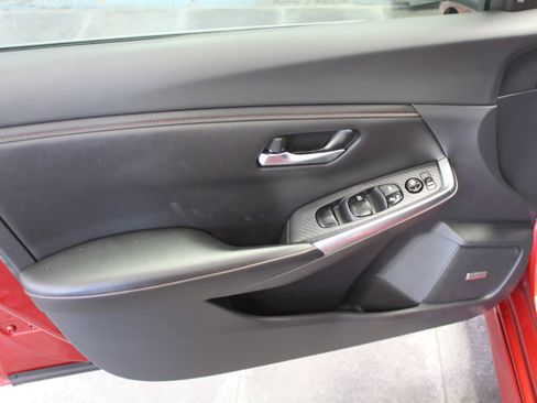 Used 2020 Nissan Sentra SR w/ Premium Package image 20