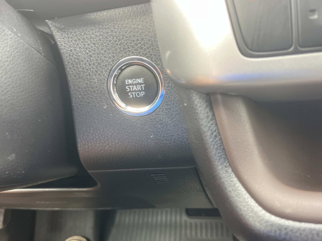 Used 2019 Toyota Highlander XLE FWD image 40