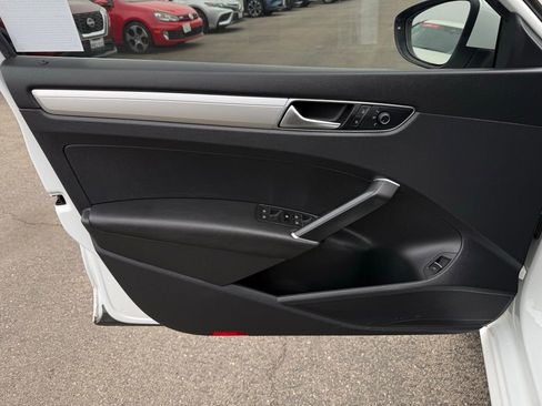 Used 2017 Volkswagen Passat 1.8T S image 18