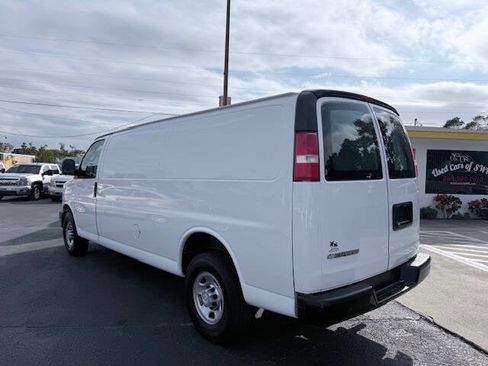 Used 2018 Chevrolet Express 2500 Extended image 5