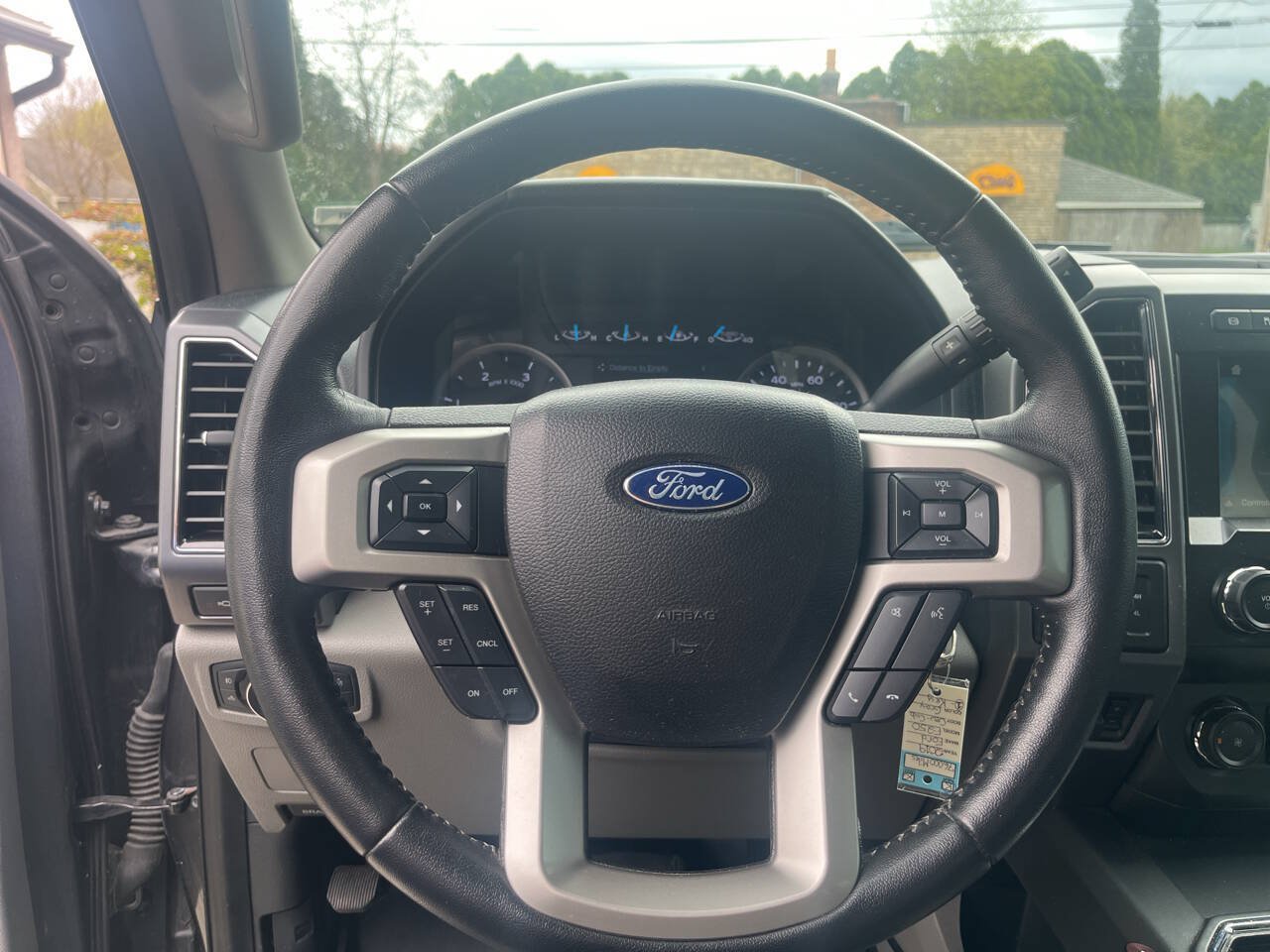 Used 2019 Ford F350 XLT w/ XLT Premium Package AWD/4WD image 7
