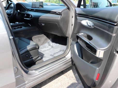 Used 2025 Genesis GV70 2.5T AWD/4WD image 15