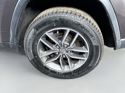 Used 2017 Jeep Grand Cherokee Limited image 37