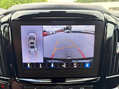 Used 2023 Chevrolet Traverse Premier AWD/4WD image 31