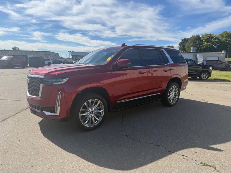Used 2024 Cadillac Escalade Premium Luxury AWD/4WD image 4