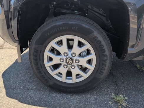 Used 2026 Toyota Tacoma SR5 RWD image 9