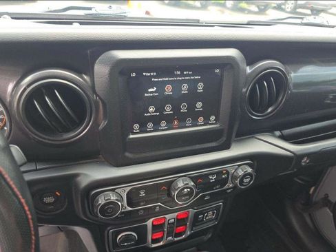 Used 2022 Jeep Gladiator Sport AWD/4WD image 5