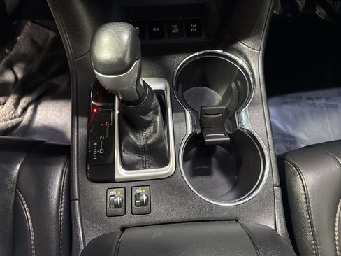 Used 2019 Toyota Highlander XLE image 24