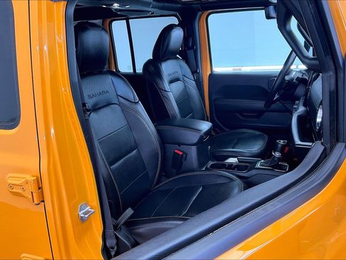 Used 2021 Jeep Wrangler Unlimited Sahara AWD/4WD image 6