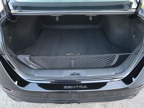 Used 2025 Nissan Sentra SR w/ SR Premium Package image 40