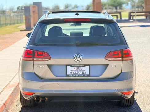 Used 2015 Volkswagen Golf TDI SE FWD image 4