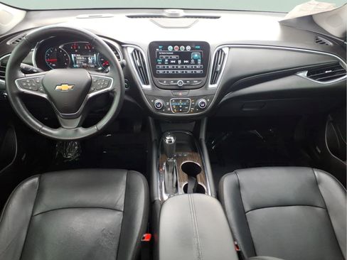 Used 2018 Chevrolet Malibu Premier w/ Premier Sun and Wheel Package FWD image 12