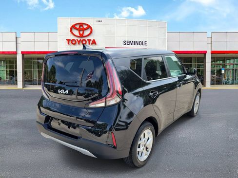 Used 2025 Kia Soul LX w/ LX Technology Package FWD image 3