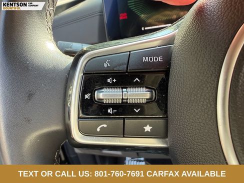 Used 2025 Kia Carnival FWD image 16