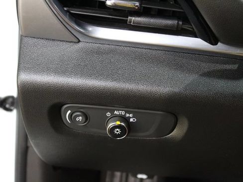 Used 2022 Chevrolet Traverse LT AWD/4WD image 15
