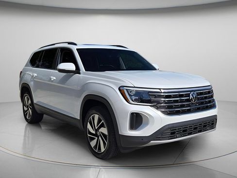 Certified 2026 Volkswagen Atlas SE w/ Panoramic Sunroof Package FWD image 8