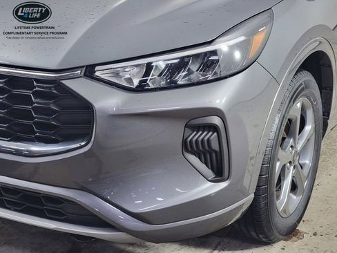 Used 2023 Ford Escape ST-Line w/ Tech Pack #1 AWD/4WD image 9