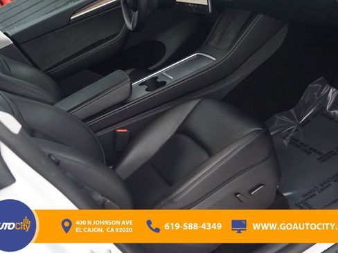 Used 2023 Tesla Model Y Performance image 8