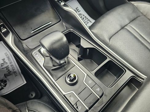 Used 2022 Kia Sorento S w/ Panoramic Sunroof Package FWD image 31