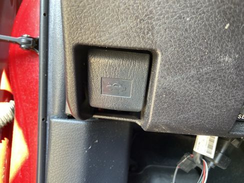 Used 2023 Toyota Tacoma SR AWD/4WD image 43
