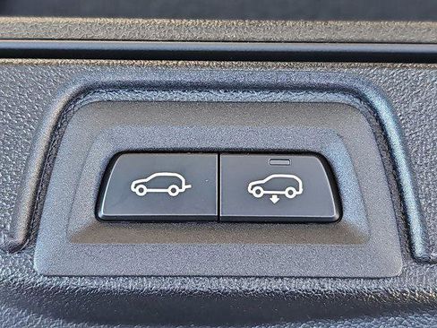 Used 2025 BMW X7 M60i image 15