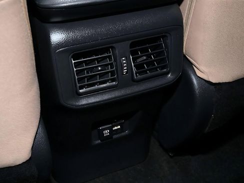 Used 2021 Toyota RAV4 XLE w/ Convenience Package FWD image 18