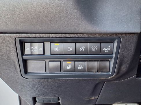 Used 2026 Toyota Tundra Platinum w/ TRD Off-Road Package image 17