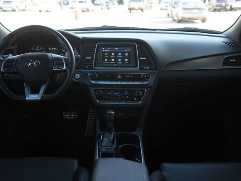Used 2019 Hyundai Sonata Sport w/ Winter Weather Package image 10