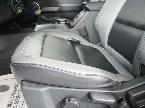 Used 2023 Ford Bronco Black Diamond w/ Sasquatch Package image 9