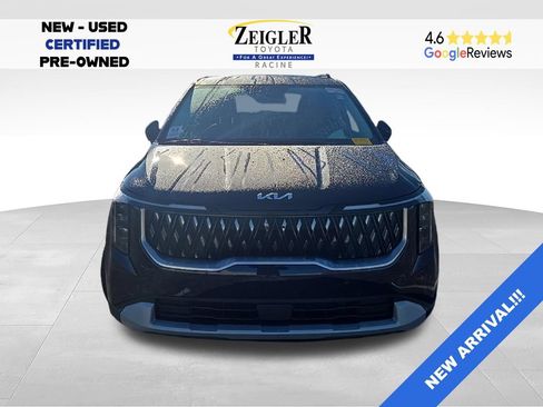 Used 2025 Kia Carnival EX FWD image 2