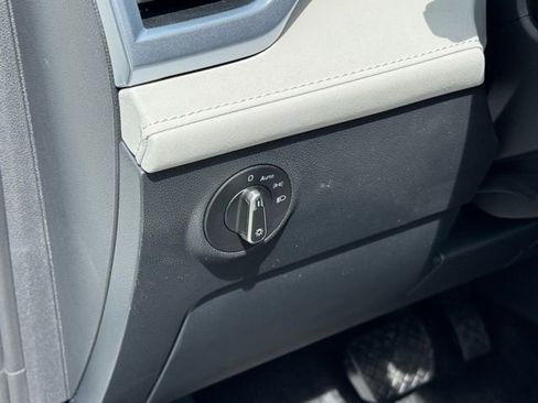 New 2026 Volkswagen Taos SE AWD/4WD image 33