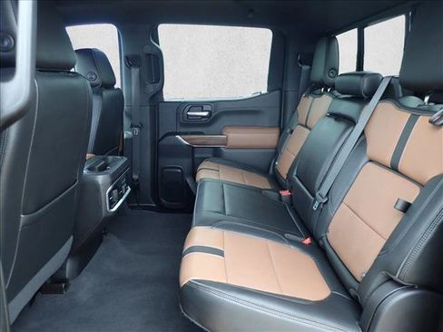 Used 2019 Chevrolet Silverado 1500 High Country w/ Technology Package AWD/4WD image 8