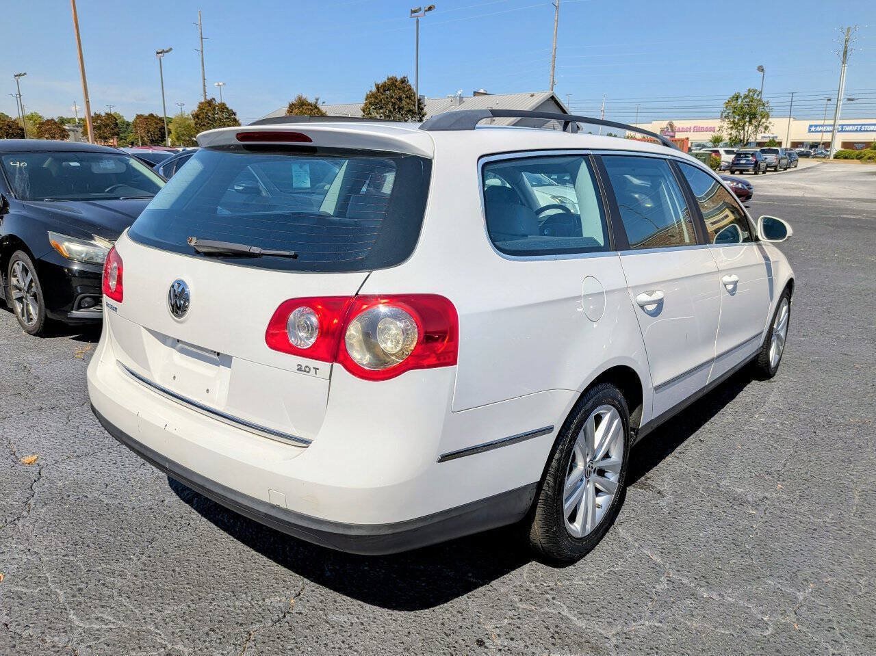Used 2008 Volkswagen Passat 2.0T FWD image 16