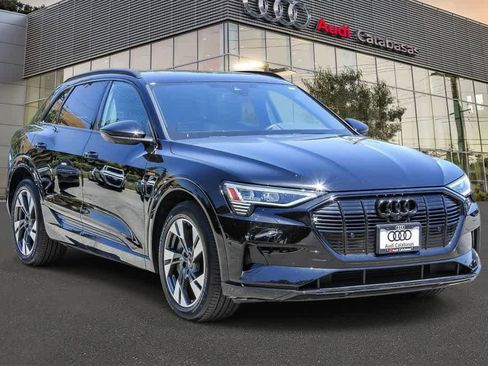 Used 2023 Audi e-tron Premium w/ Convenience Plus Package AWD/4WD image 5