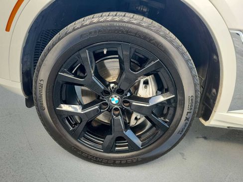 Used 2025 BMW X7 xDrive40i w/ Premium Package AWD/4WD image 13