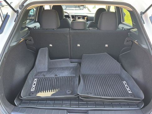 Used 2025 Nissan Kicks SV FWD image 31