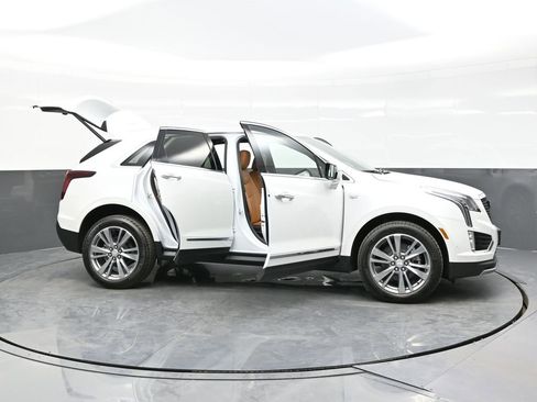 New 2025 Cadillac XT5 Premium Luxury w/ Technology Package image 40