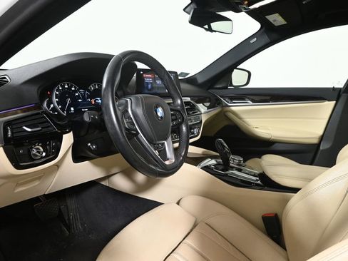 Used 2018 BMW 530i xDrive AWD/4WD image 4
