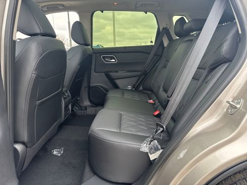 New 2026 Nissan Rogue Platinum image 12