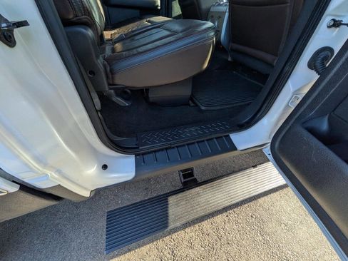 Used 2011 Ford F150 Platinum image 28