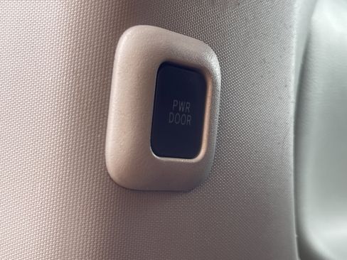 Used 2014 Toyota Sienna SE w/ SE Premium Package w/Entune image 40