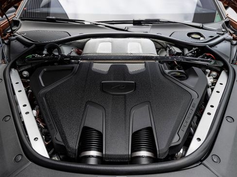 Certified 2025 Porsche Panamera Turbo S AWD/4WD image 35