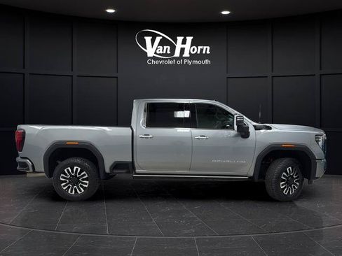 Used 2025 GMC Sierra 3500 Denali Ultimate AWD/4WD image 8