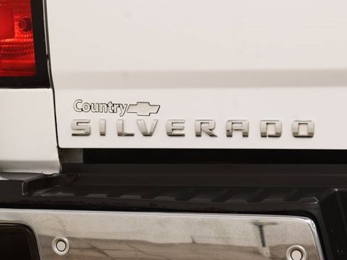 Used 2018 Chevrolet Silverado 2500 LTZ w/ Duramax Plus Package image 28