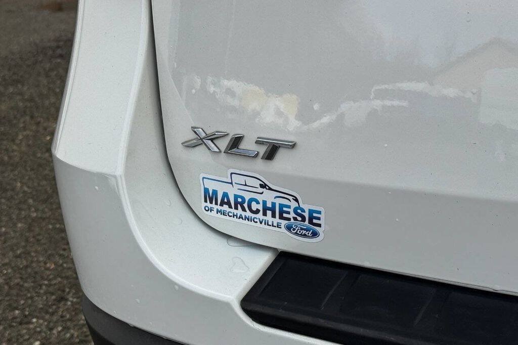 Used 2022 Ford Explorer XLT w/ Equipment Group 202A AWD/4WD image 15