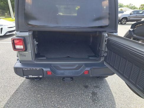 Used 2018 Jeep Wrangler Unlimited Sahara image 19