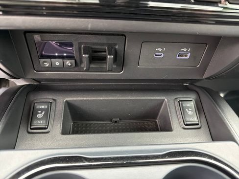 Used 2023 Nissan Titan PRO-4X w/ Pro-4x Convenience Package image 29