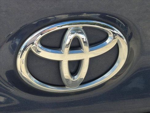Used 2015 Toyota Camry LE FWD image 17